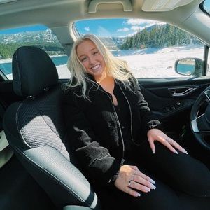 Meet your Posher, Dakota